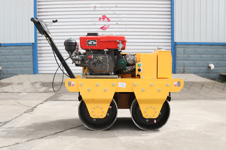 對(duì)于小型手扶壓路機(jī)的這些使用環(huán)境您要明白！